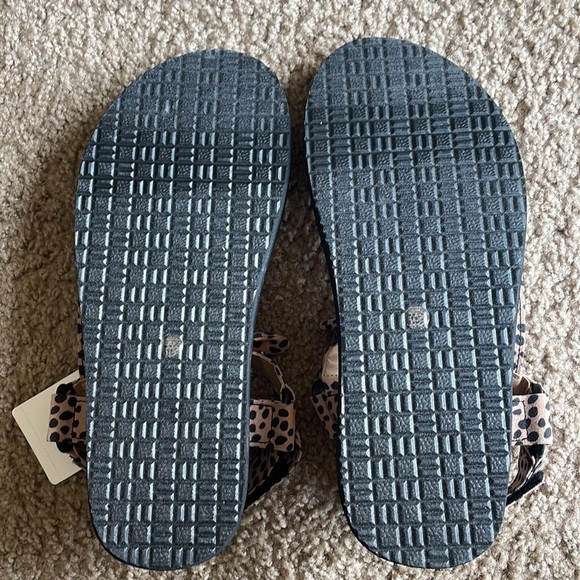 Arizona Womens Judith Strap Sandals outdoor animal print activewear shoe Sz 11M - Picture 11 of 13